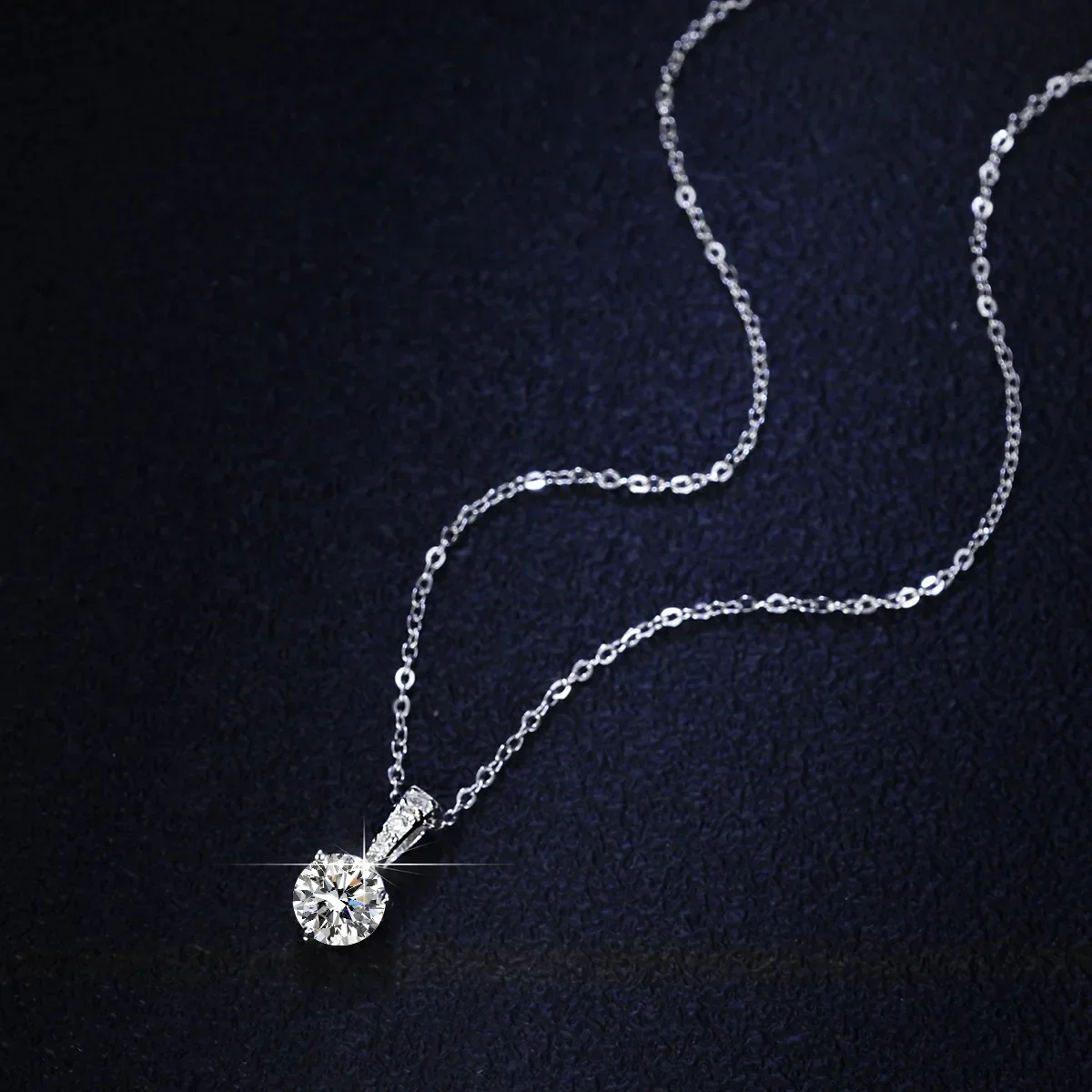 Luxury Platinum Pendants for Women 1 Ct Moissanite Diamond Necklace Fashion Classic Simple 3 Claws Collarbone Chain Jewelry Gift