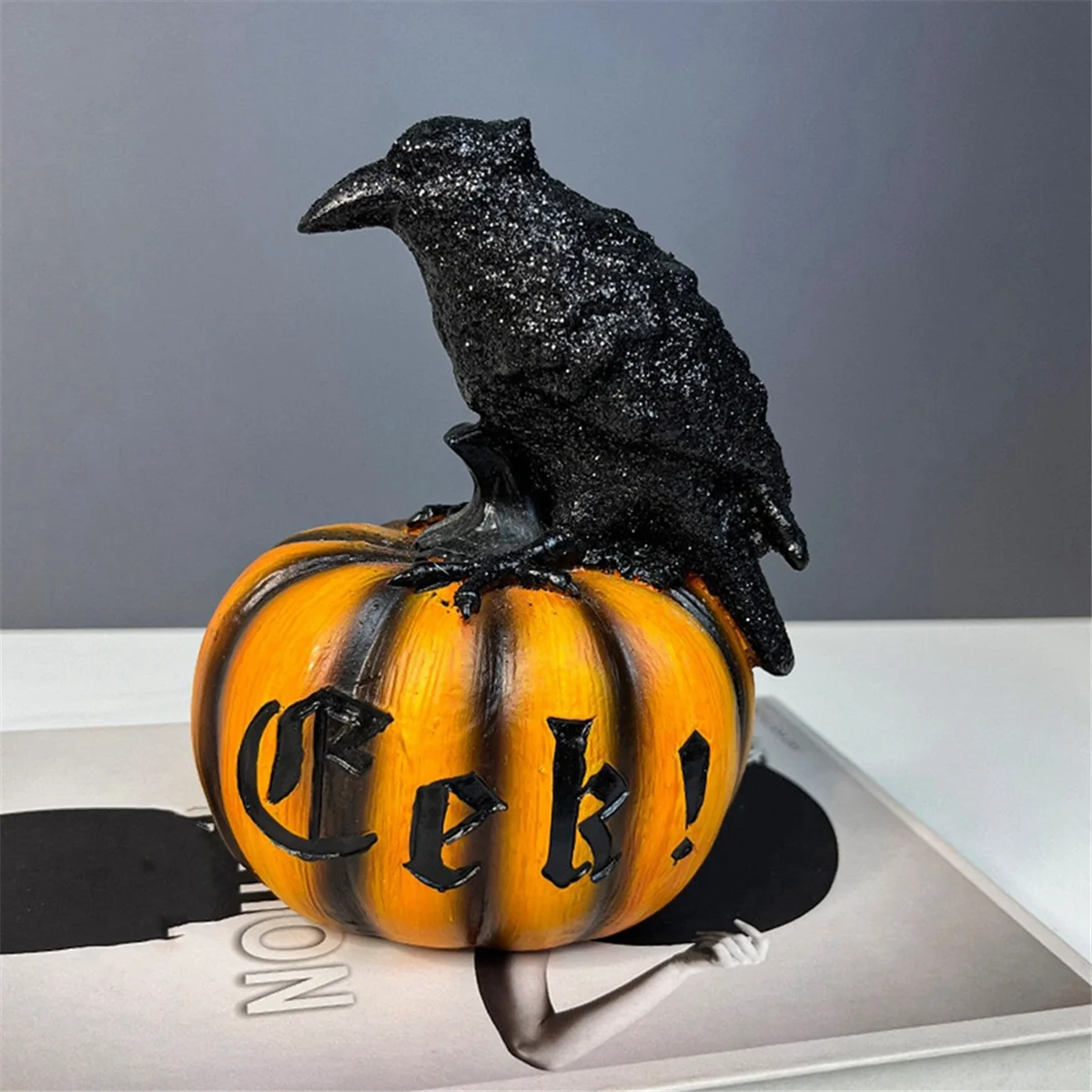 Halloween Crow Pumpkin Figurine Black Raven Pumpkin Resin Statue Sculpture Home Desktop Decoration Ornament