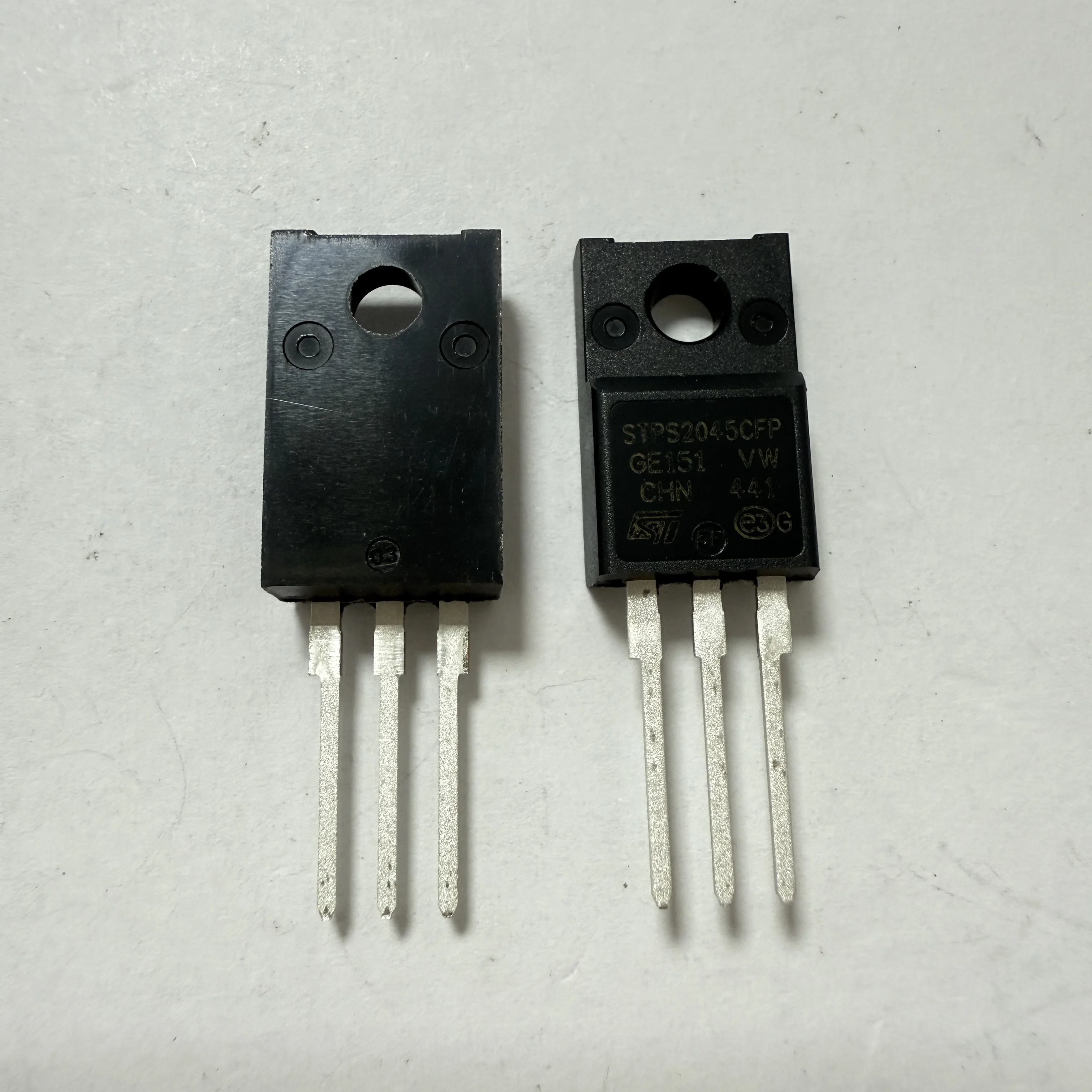 5PCS/LOT STPS2045CFP (Diodes)