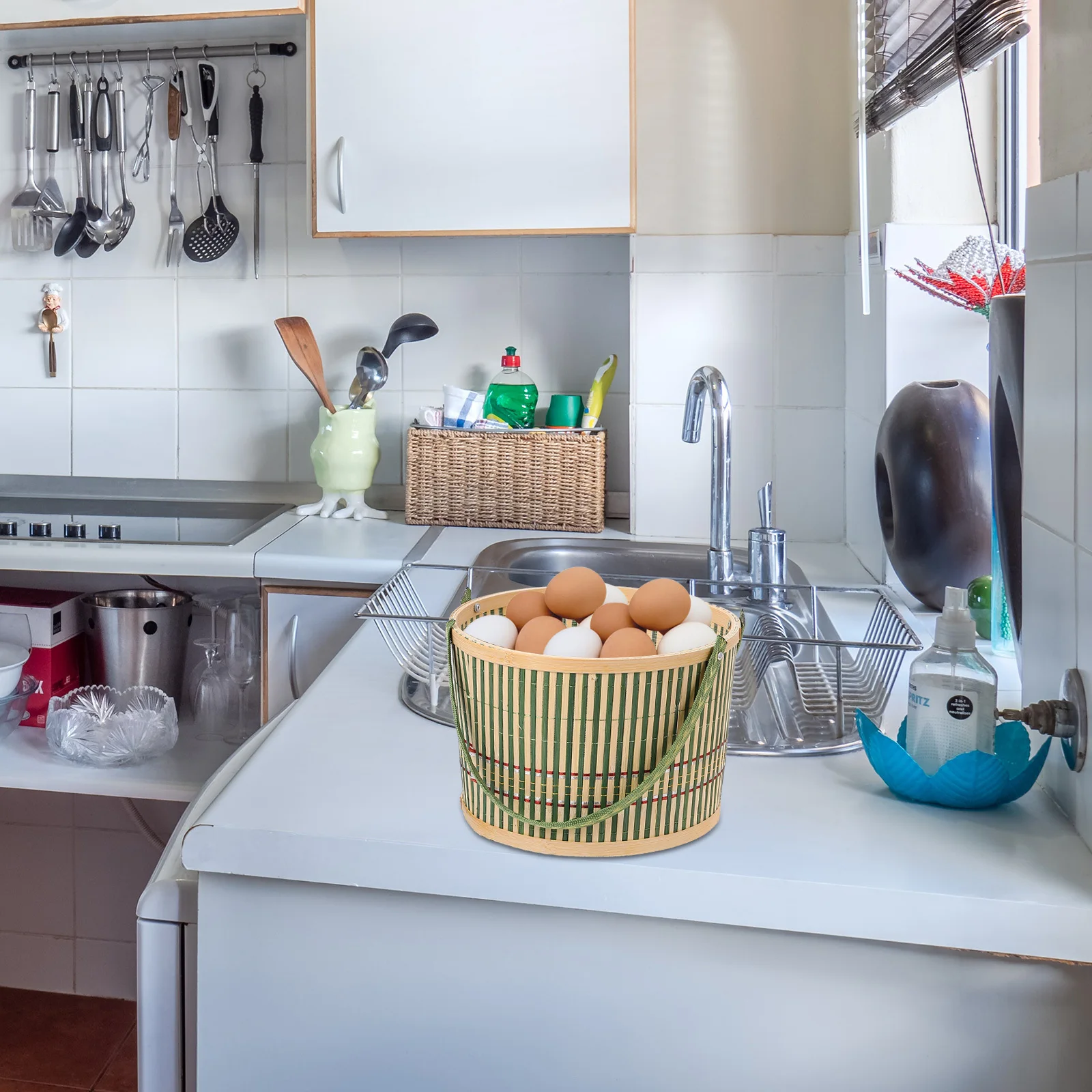 

1Pcs Handmade Bamboo Woven Egg Basket with Lid Portable Storage Basket Decorative Kitchen Food Storage Organizer