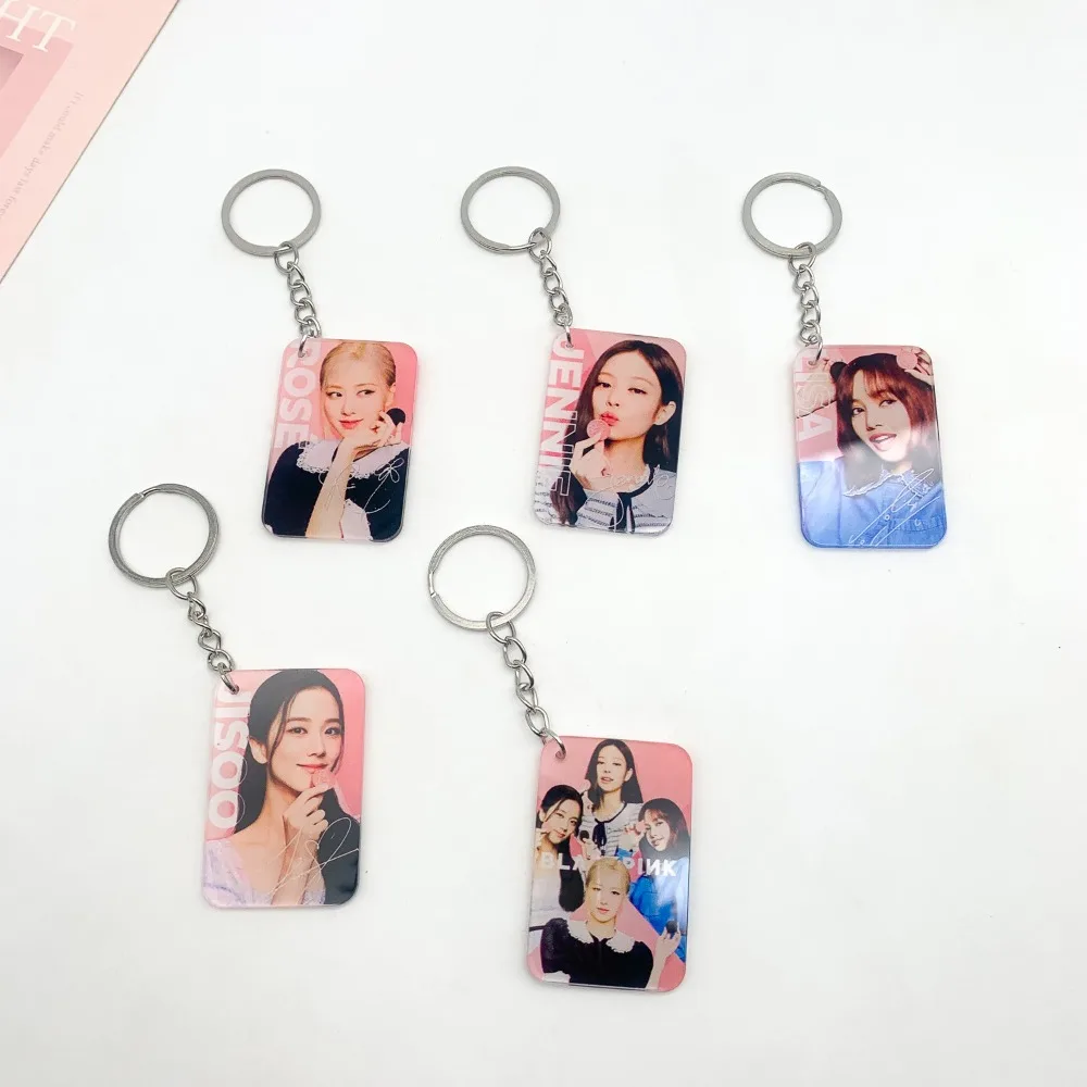 Popular Korean Fashion Kpop Girls Group Keychain for Women Man Bag Pendant Key Chain Ring Accessories Keychains Jewelry Gift