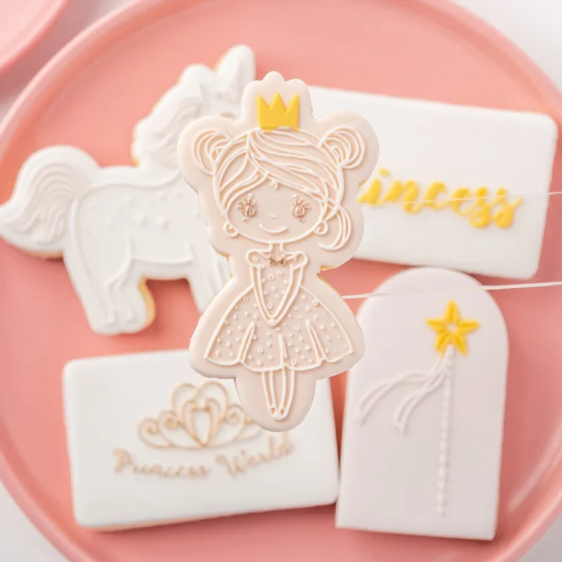 Cartoon Unicorn Princess Cookie Cutter Acrylic Fondant Cake Press Stamp Embosser Carriage Castle Pastry Biscuits Embossed Mould