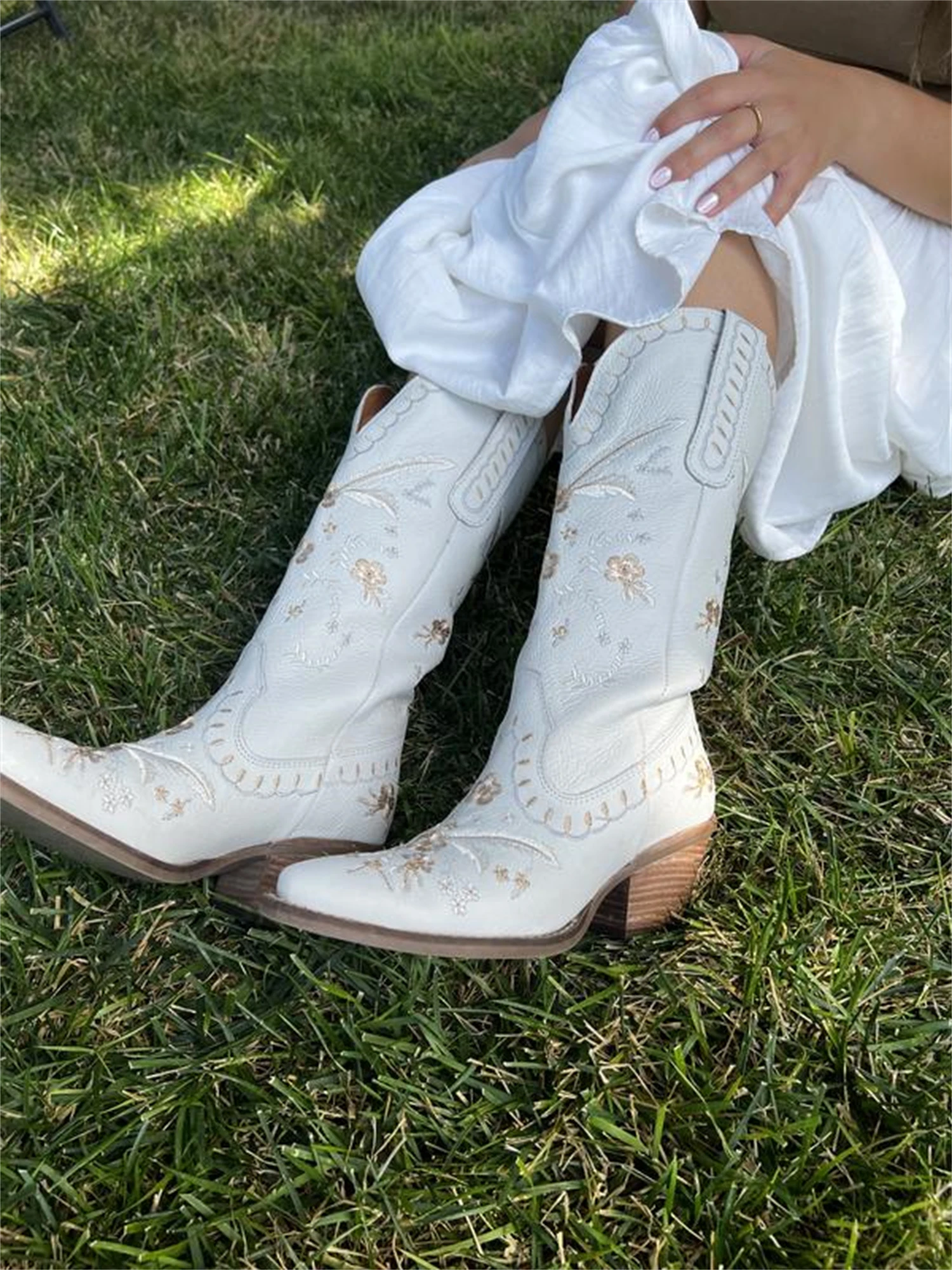 FEMALEAN 2023 Embroidery Santiag Winter White Pointed Toe Texana Women Western Cowboy Ankle Boots Ladies Shoes On Offer