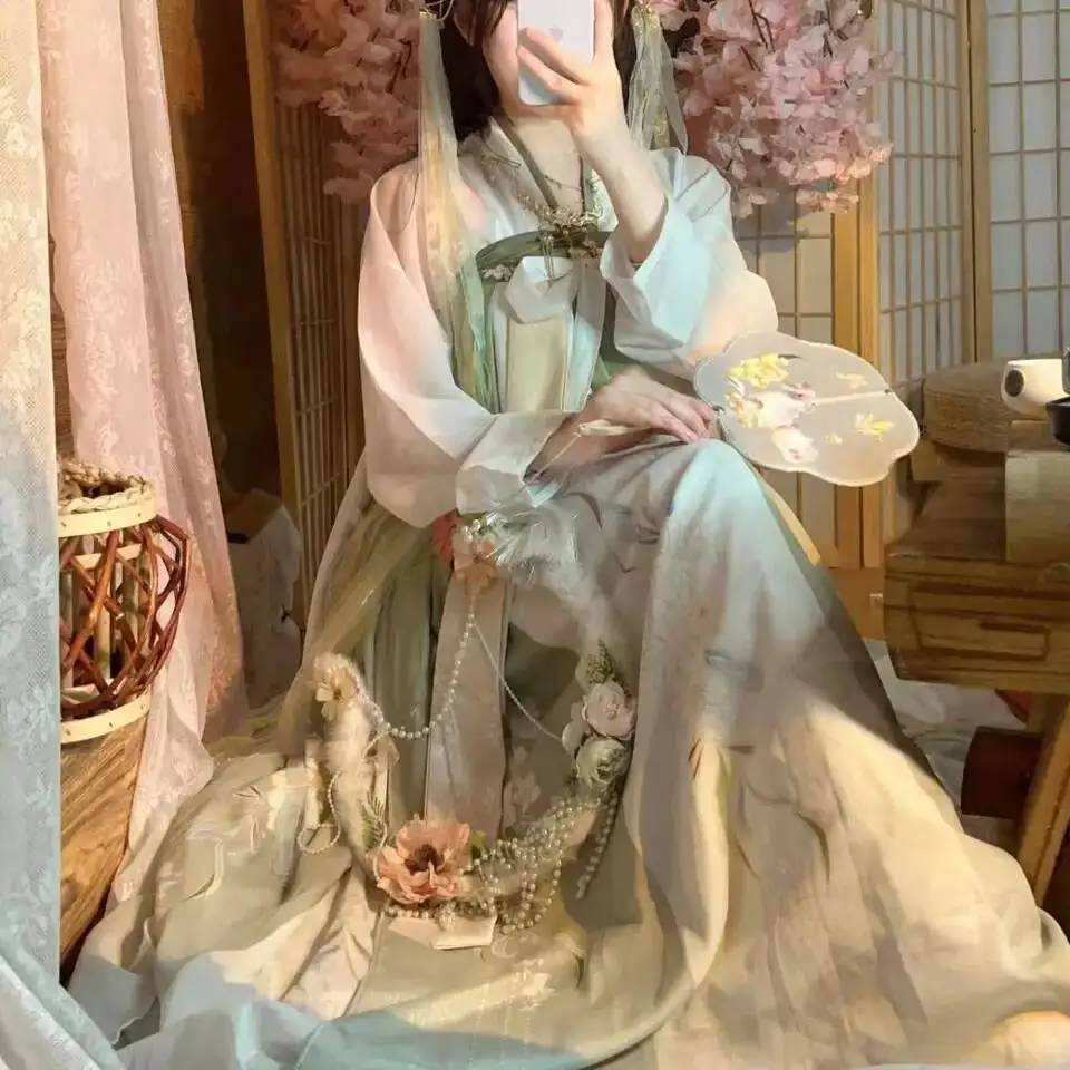 

Traditional Hanfu Woman Tang Dynasty Hanfu【Sijin】- Affordable Qixiong Ruqun Dress with Floral Print ( Chinese Style)