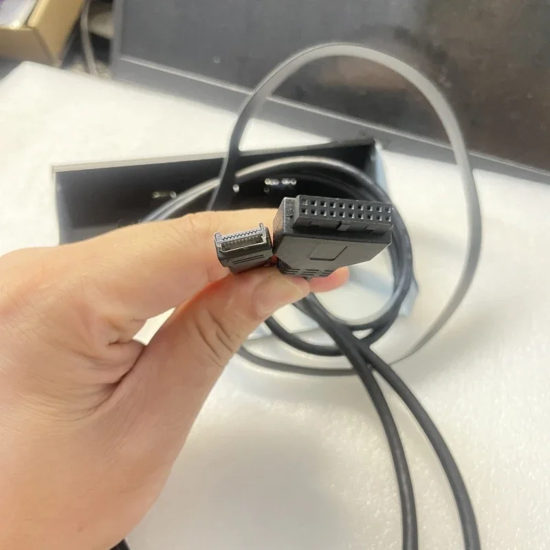 USB 3.0 interface on the front panel of the drive 19 pin USB 2.0 to 2 USB Type-C+1 hub