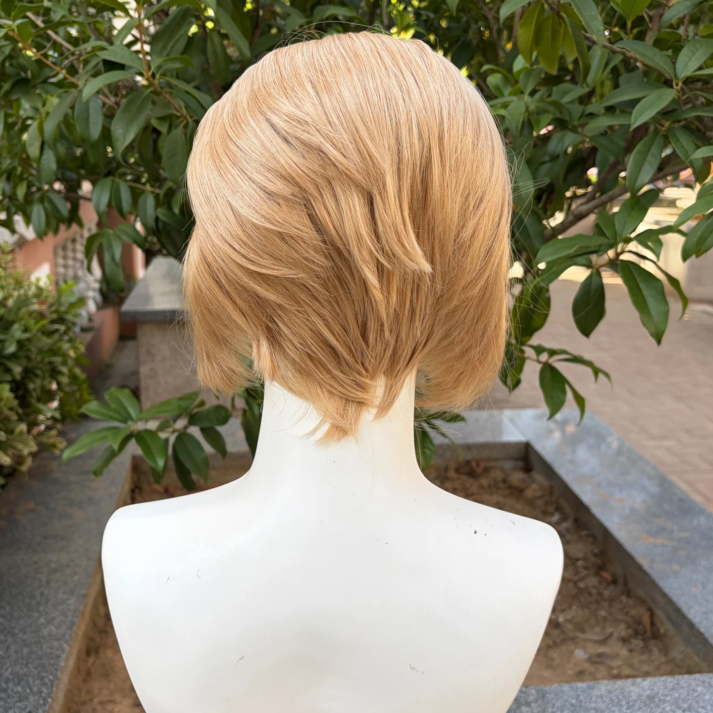 Golden Blonde Short 13×4 Synthetic Lace Front Wig Widow's Peak Glueless Straight Bob Cut Wig Cosplay Heat Resistant Wig