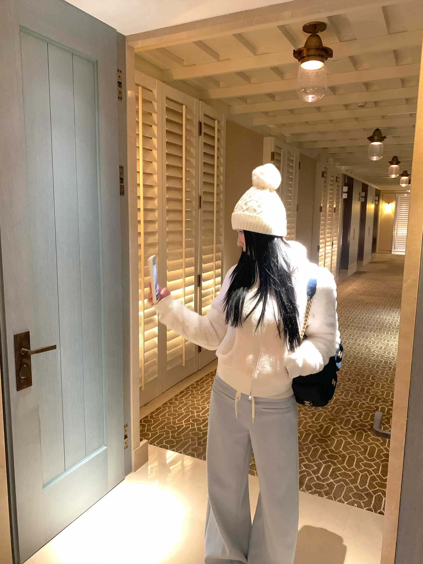 

Белый двусторонний кардиган из флиса для женщин, зимний, с длинными рукавами, в корейском стиле, с открытыми плечами