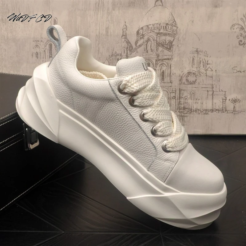 

Кроссовки Повседневные мужские дизайнерские легко подходящие туфли для досок Модная спортивная обувь из микрофибры на платформе с увеличенной высотой