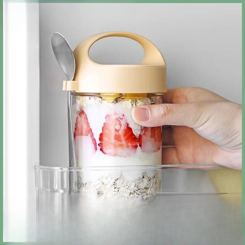 Taza simple de avena, taza de yogur para desayuno, taza de leche de vidrio
