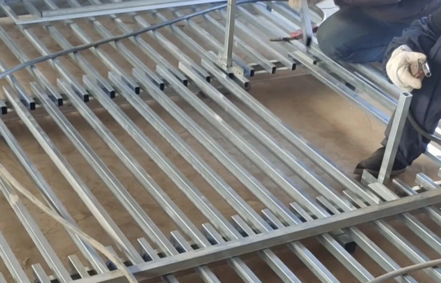 التخصيص بسيط وسهل التركيب في السكك الحديدية الخارجية سياج اعتصام الأنابيب المعدنية المجلفنة الساخنة