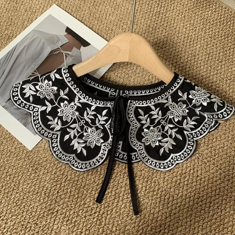 

Sweet Hollow Out False Collar Knitted Mesh Crochet Shawl Detachable Collar Round Neck Clothes Decoration