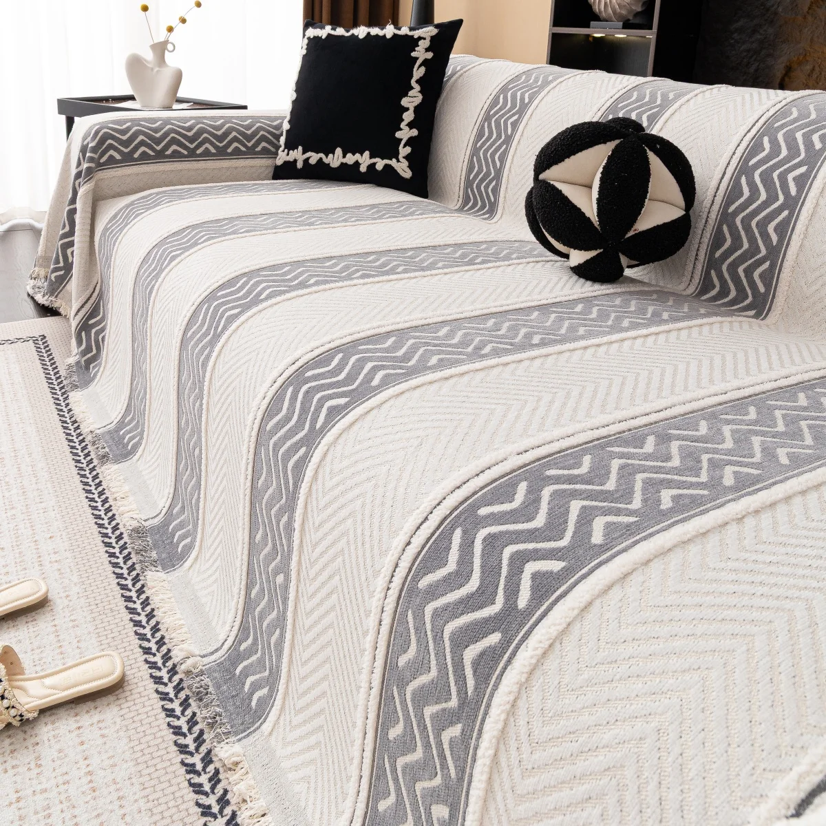 1PC Chevron Pattern Chenille Couch Cover Machine Washable Stripe Sofa Towel Pet Friendly All Seasons Blanket