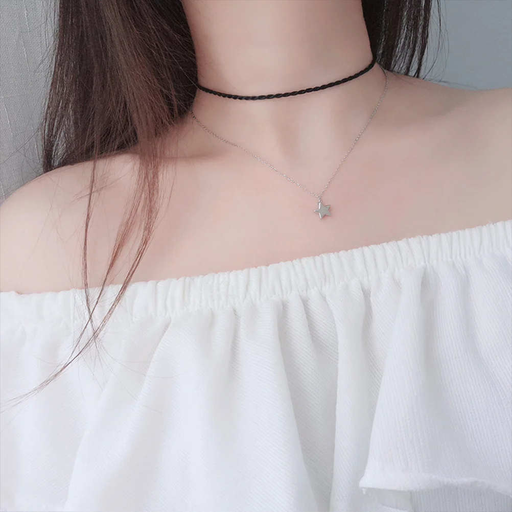 Collana con stella creativa Catena semplice con clavicola Accessorio di moda alla moda per le donne Regalo di anniversario per feste Collana di moda in argento