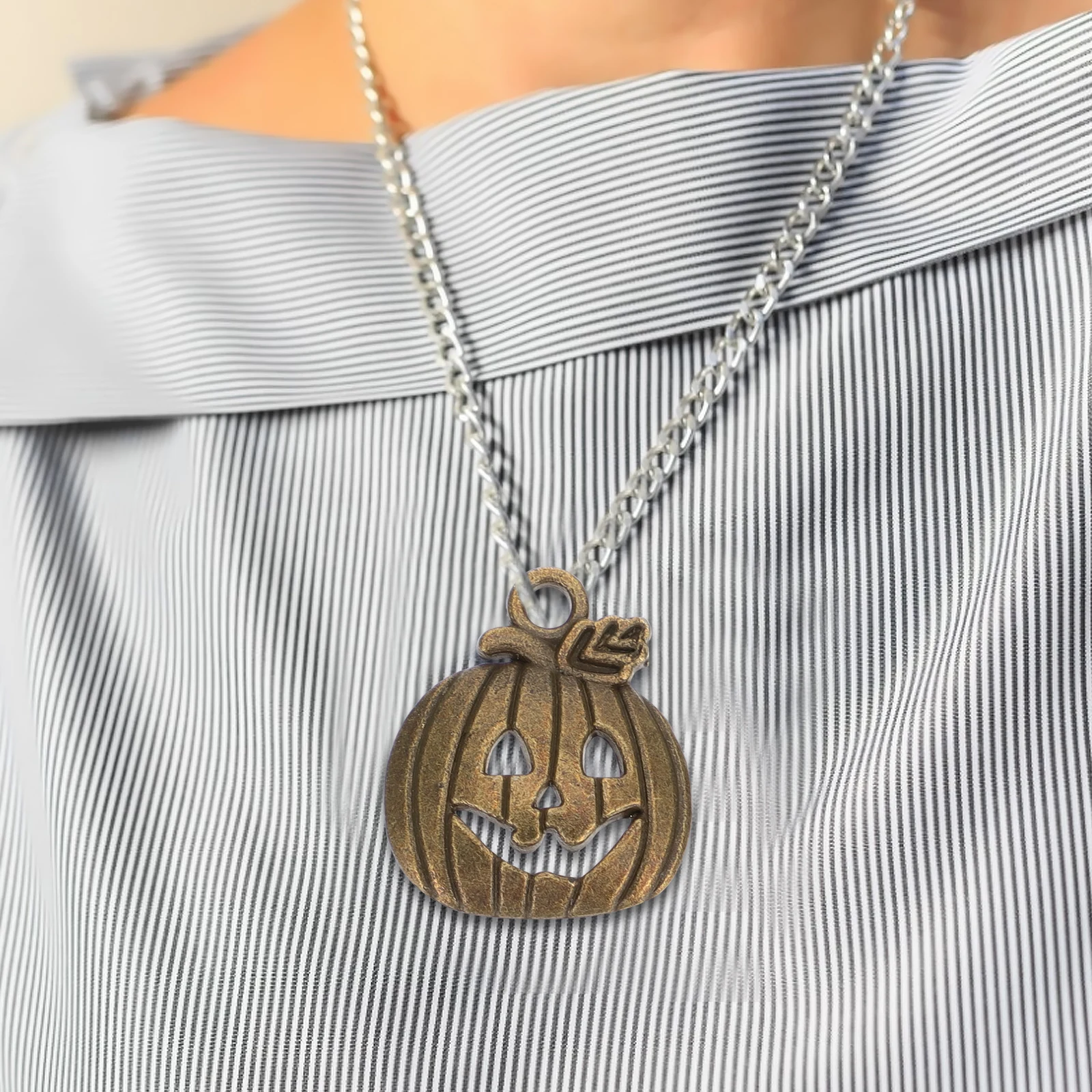 

100 Pcs Pumpkin Pendant Autumn Decorations DIY Necklace Halloween Charms Jewelry Crafting Alloy Material Fall Craft