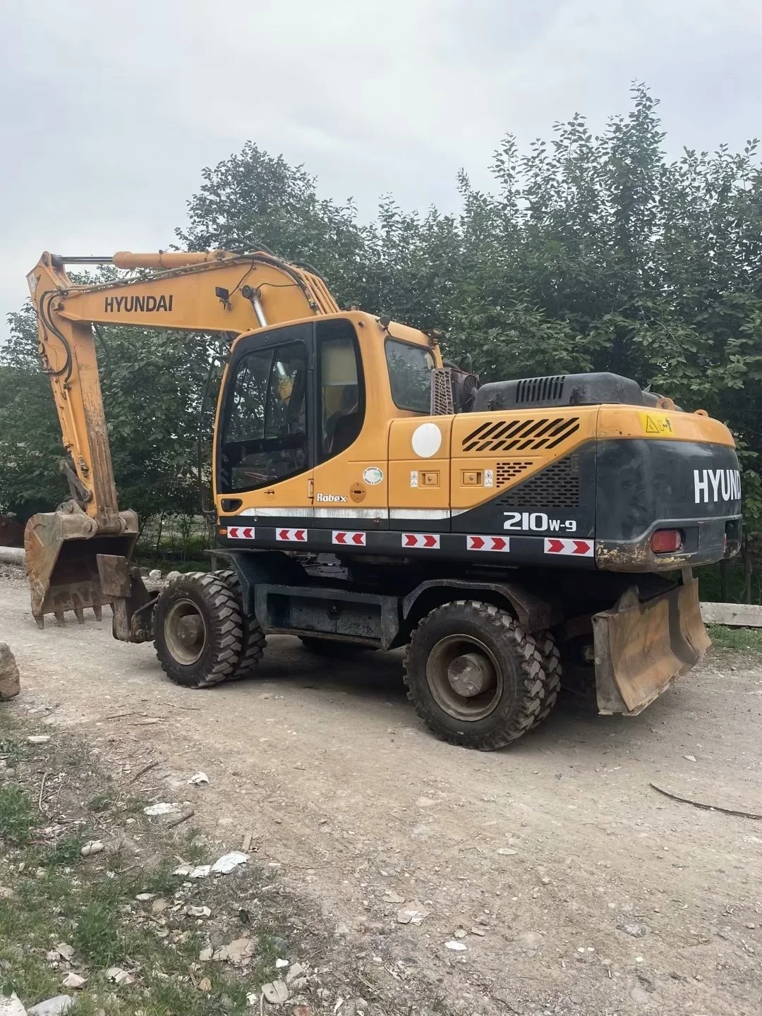 Secondhand 225 Excavator R210w-9 Wheel Excavator/ Tyre Hine R210w-9 Hyundai