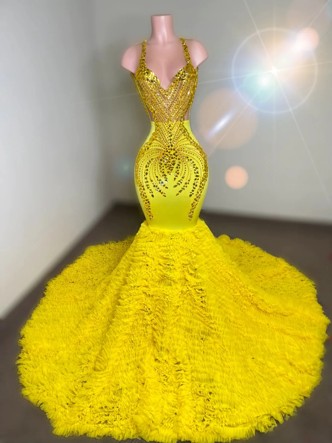 

Yellow V-neck Diamond Long Prom Dresses For Black Girls Beaded Birthday Party Dresses African Mermaid Evening Gown Robe De