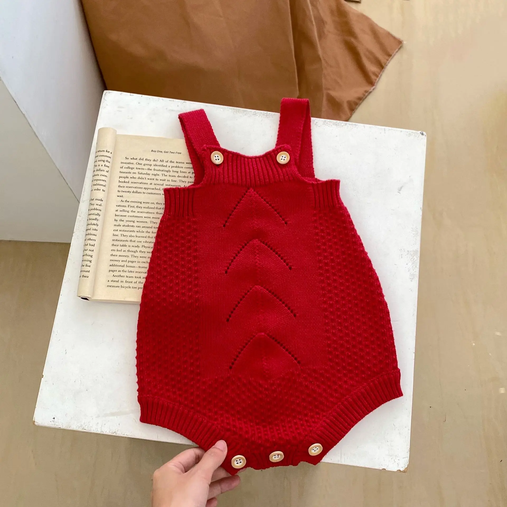 

New autumn baby clothes for 0-3 years old, baby red knitted jumpsuit, exquisite crochet vest jumpsuit