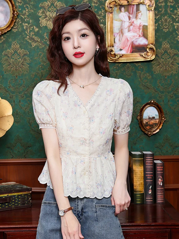 

Ele V-Ne Floral Lace irt Women's Summer New Sle Beautiful Embroidery Top Waist-Cinching ort Length Small irt