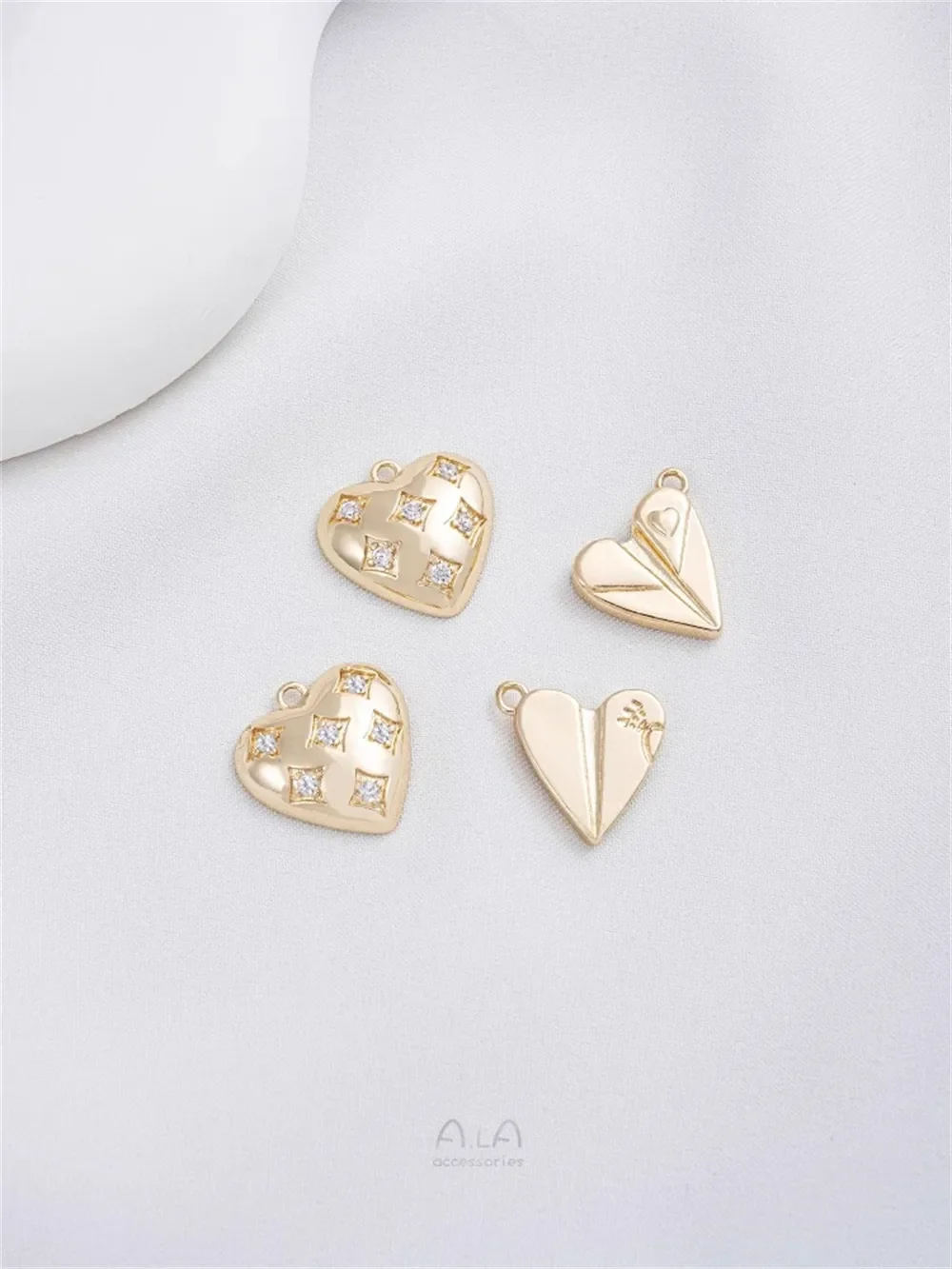 

14K Gold Inlaid Zircon Peach Heart Shaped Pendant Paper Airplane Shaped Love Pendant DIY Bracelet Ear Jewelry Charms Pendant