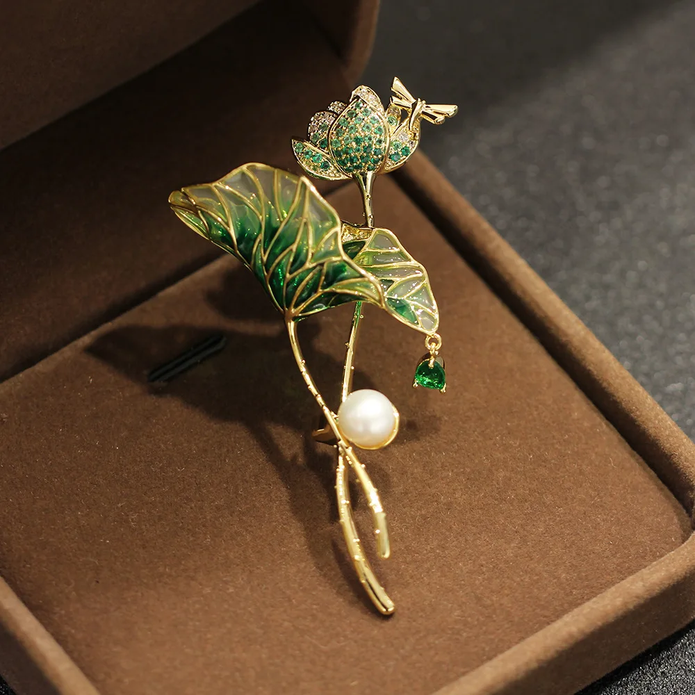 مزاجه اللؤلؤ لوتس زهرة ليف بروش للنساء أنيقة كريستال النبات اليعسوب بروش دبوس الملابس والاكسسوارات الهدايا