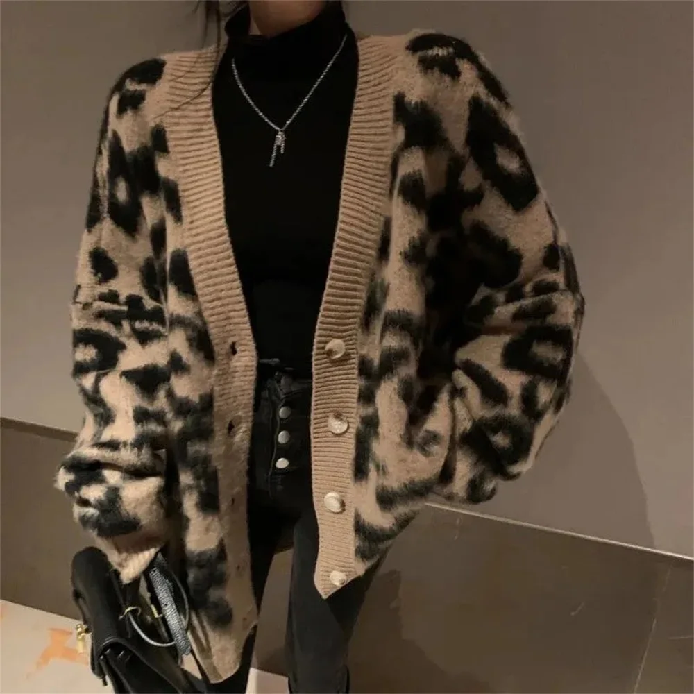 2023 Autumn Vintage Irregular Loose Knitting V-neck Cardigan Women\'s Fashionable Patchwork Sweater Ladies Sweet Printing Top Tee