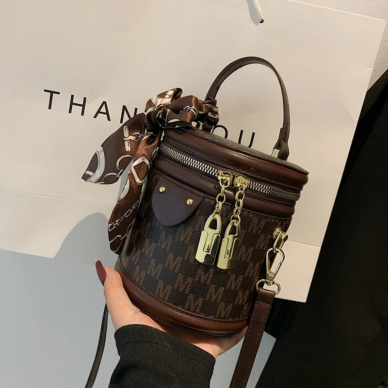 2022 Luxury Brand Tote Bucket Bag Winter New High Quality PU Leather Women\'s Designer Handbag Cylinder Shoulder Bags Purse