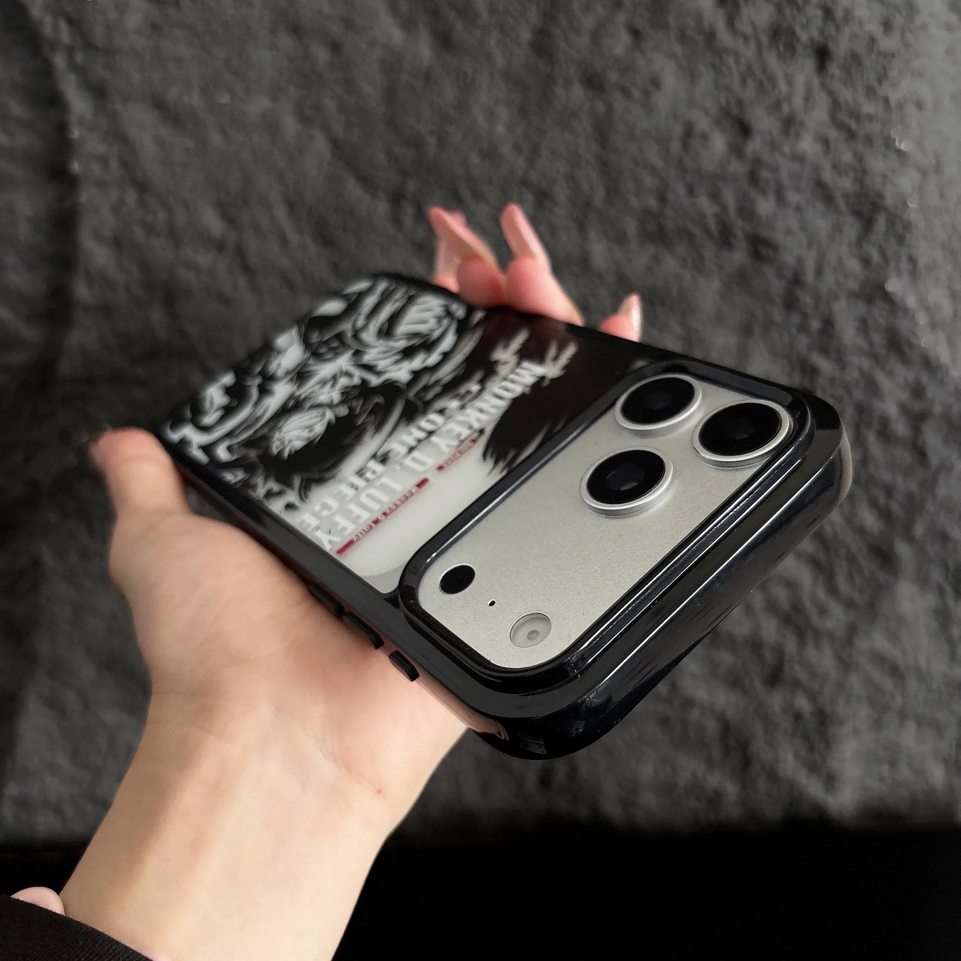 Luffy様　iPhone12 pro Max Amazon.com: HEMINJYJEF Japanese Anime Anti-Drop Color Soft