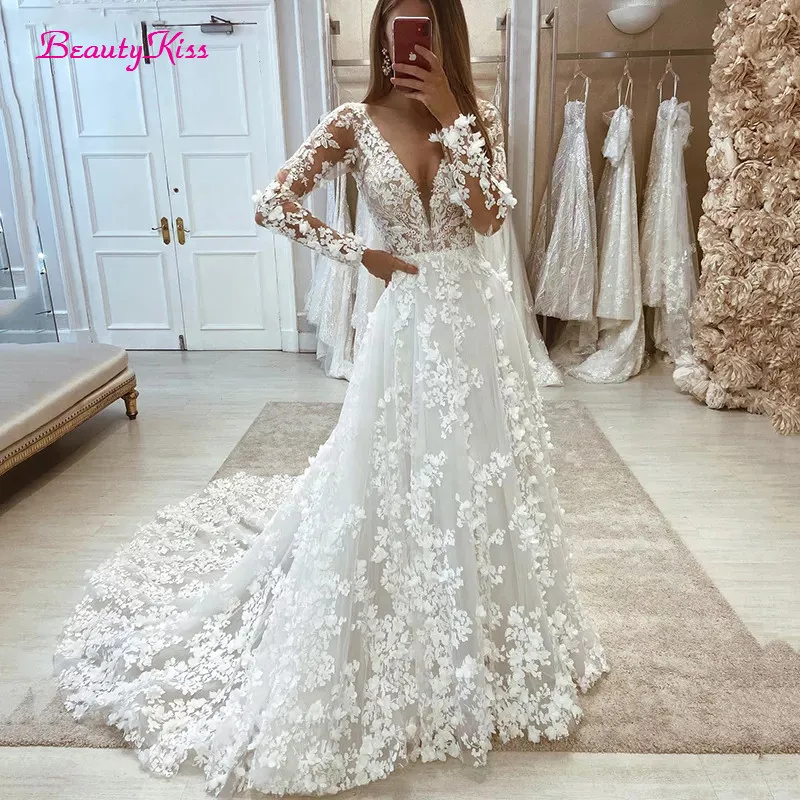 Abiti da sposa in pizzo con scollo a v profondo a-line Boho Appliques abiti da sposa principessa maniche lunghe fiori Vintage abito da sposa