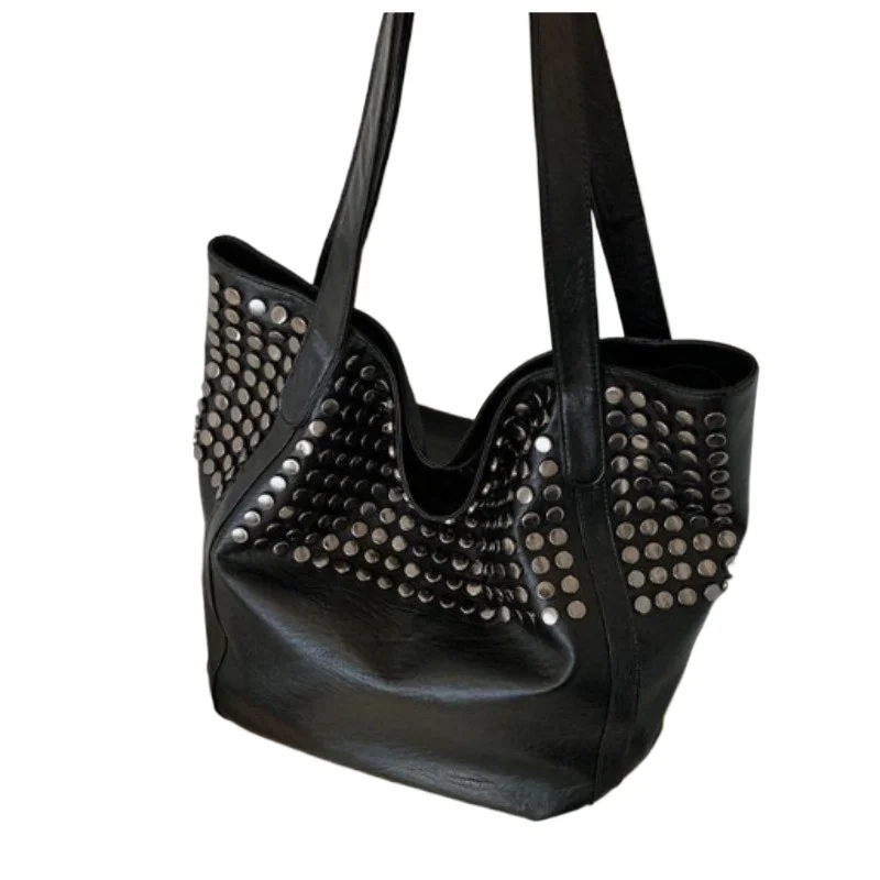 

Top Grade Foreign Quality Bag Female New Korean Version of Fashion Large Capacity Rivet Hand Bill of Lading Shoulder Bucket Bag