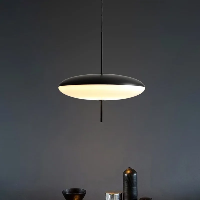 Imagem -02 - Minimalista Preto e Branco Led Luzes Pingente Designer Flying Saucer Lâmpada de Suspensão Home Estudo Quarto Bar Designer 2065