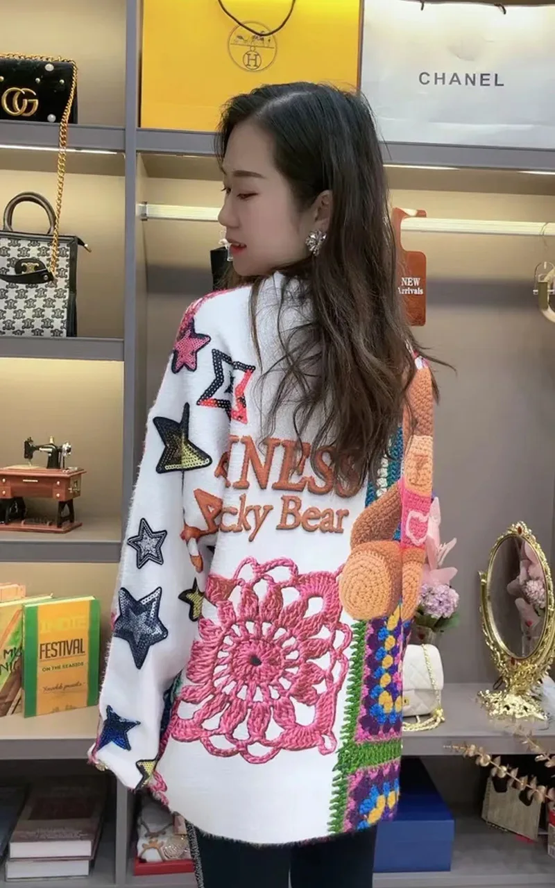 2025 nuevo Otoño Invierno suéter de mujer de manga larga bordado oso caliente diamante más terciopelo grandes camisetas cálidas