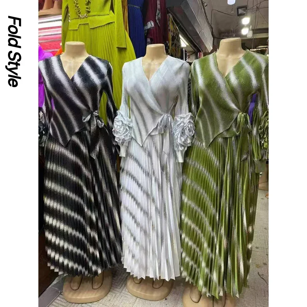 

Miyake Pleated Bronzing Twill Printed Suit Women's V-Neck Tops + A-line Folds Skirt Two-piece Sets 2025 Summer New