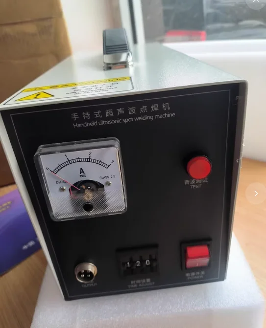 

Ручное оборудование для клепки и точечной сварки, ультразвуковой аппарат для сварки пластика, используемый для позиционирования верха обуви.