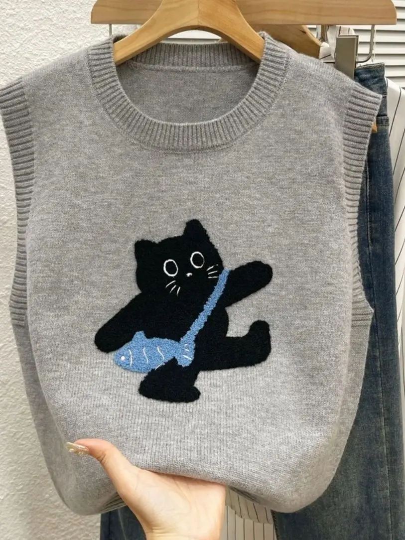 

Cute Knitted Sweater Vest Women's Embroidered Versatile Outerwear Warm round Neck Loose Fit Fashionable Age-Defying Design