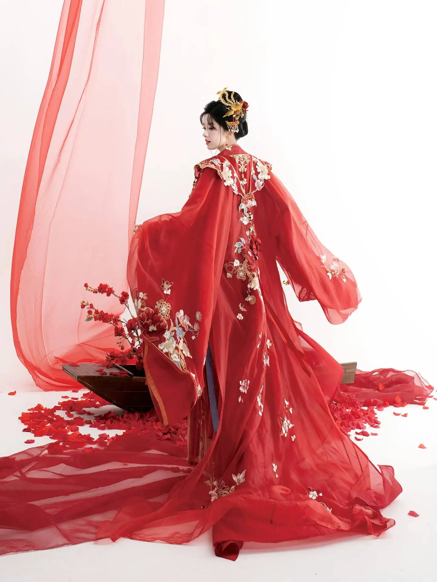 New Tang System Wedding Attire Hanfu Woman Wide Sleeves Chest Length Skirt Customization Veil Wedding Fan Chinese Style view 3