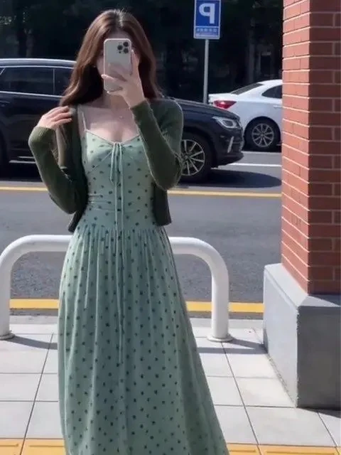 

Fashionable Green Simple Strap Long Dress Set for Women Beach Vacation Unique Beautiful Outfit Two-Piece Suit Summer Season