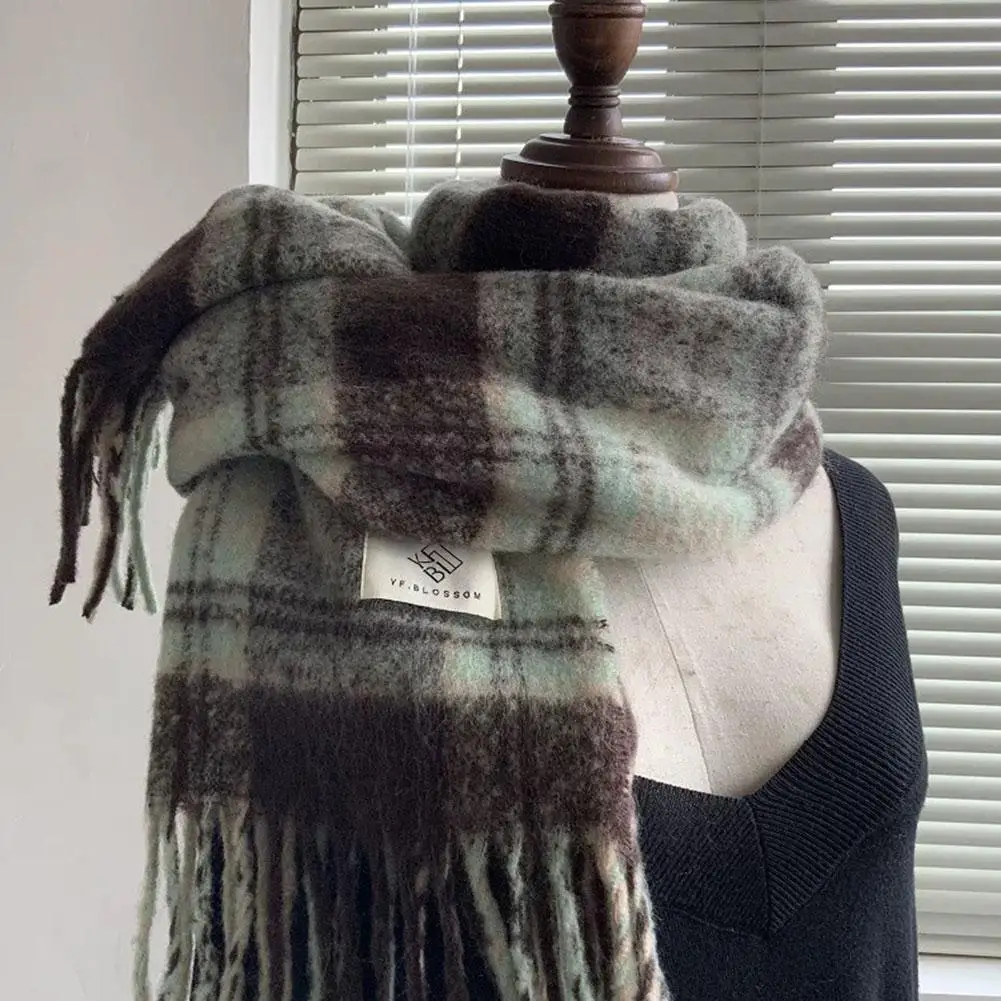 Fashion Winter Scarf Women Thicken Warm Plaid Striped Wraps Luxury Scarf Female Designer Brand Men Large Shawl Long Tassel