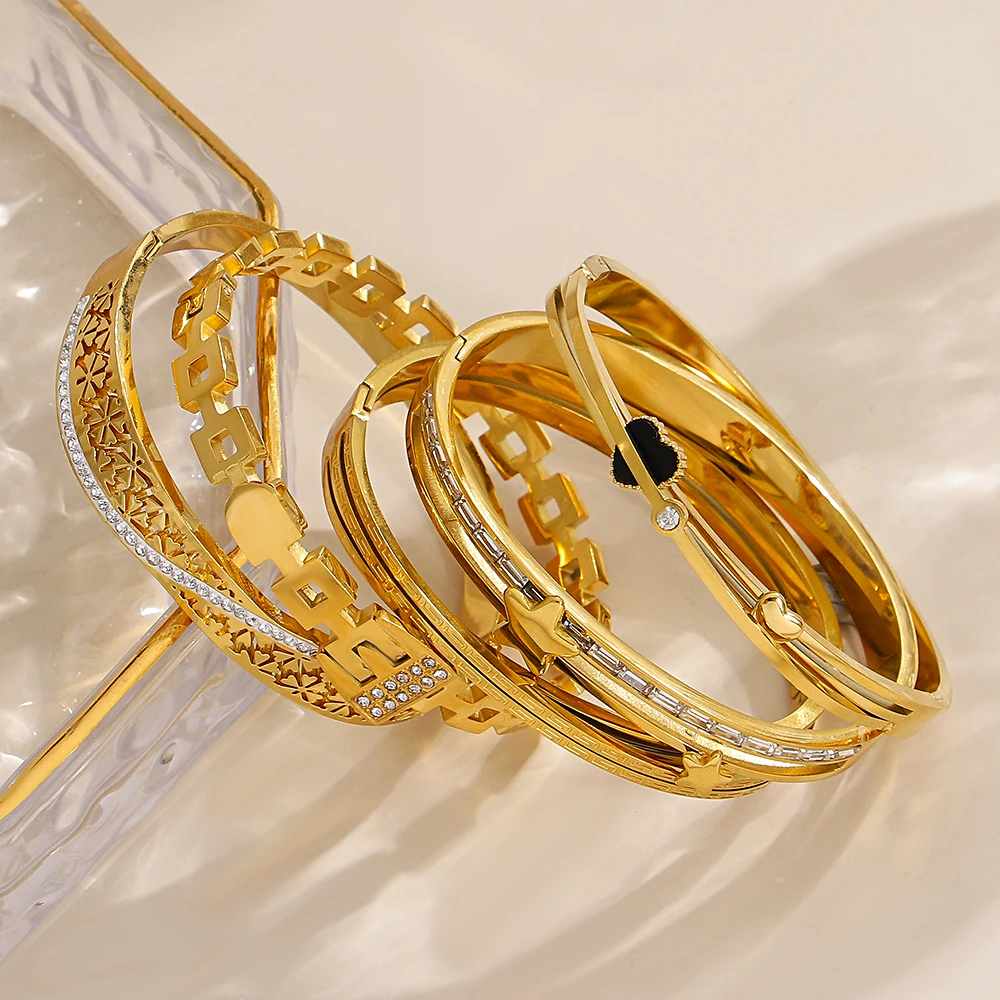 

Vintage Glossy Stainless Steel Bangle Bracelet for Women Fashion Geometric Round Spring Buckle Bangle Waterproof Hand Jewelry