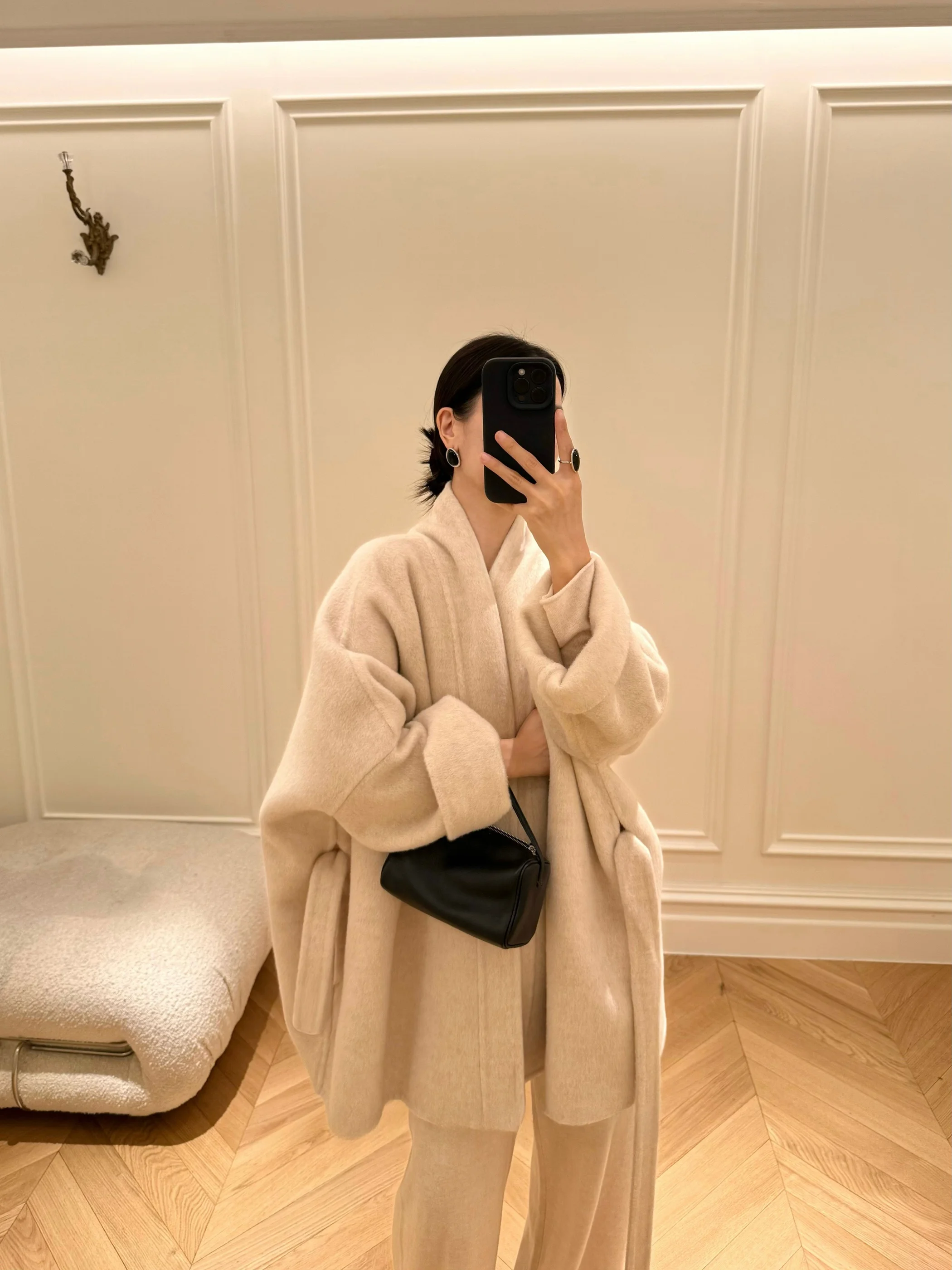 

Женское шерстяное пальто свободного кроя с воротником-халатом и скрытым поясом, осенняя коллекция 2024