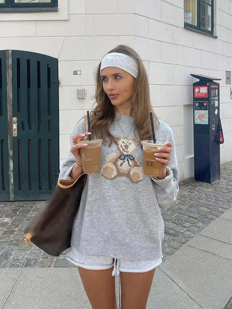 Cute Bear Embroidered Knit Short Pullover Women Round Collar Full Sleeves Loose Warm Sweater Lady Commute Streetwear