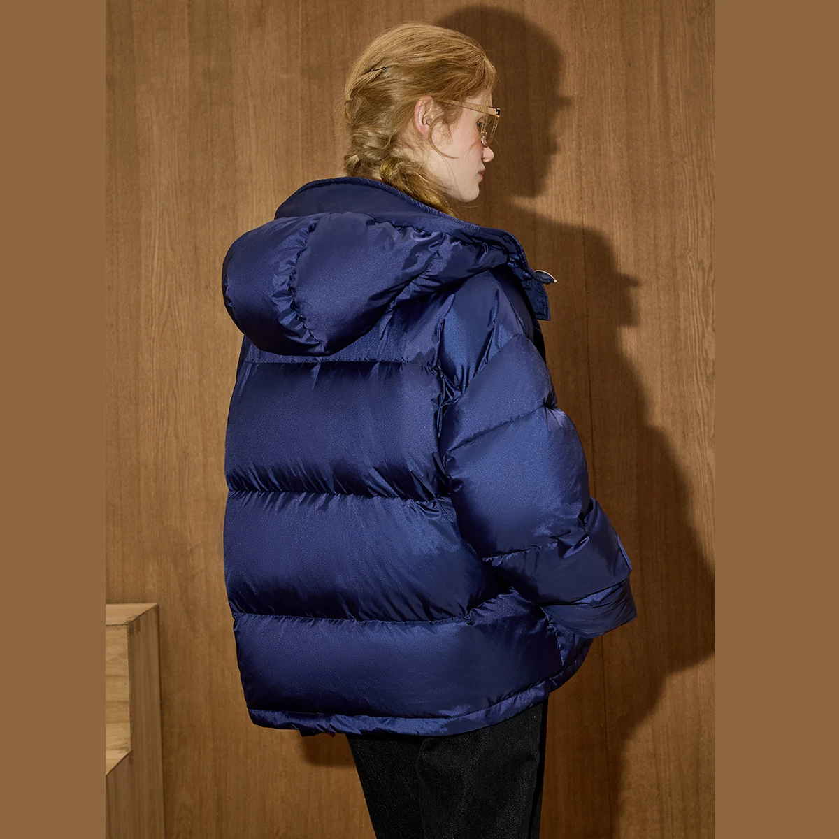 معطف نسائي فاخر من Coolhut 2025 معطف شتوي 90% أبيض مبطن أسفل ملء صورة ظلية ضخمة سترة حرارية مصممة