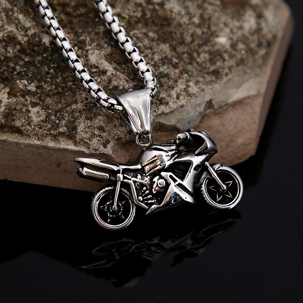 100pcs/lot stainless steel necklace for men with a retro Korean style motorcycle pendant, motorcycle style sweater chain, women