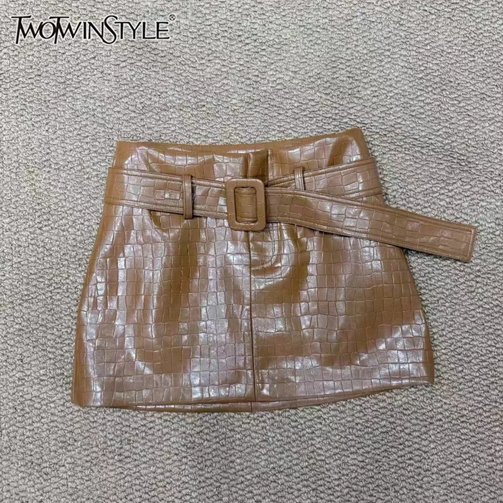 

Юбка-мини из кожи TWOTWINSTYLE, однотонная, стройнящая фигуру, с высокой талией, с поясом, летняя, элегантная, женская, новинка KSK558921