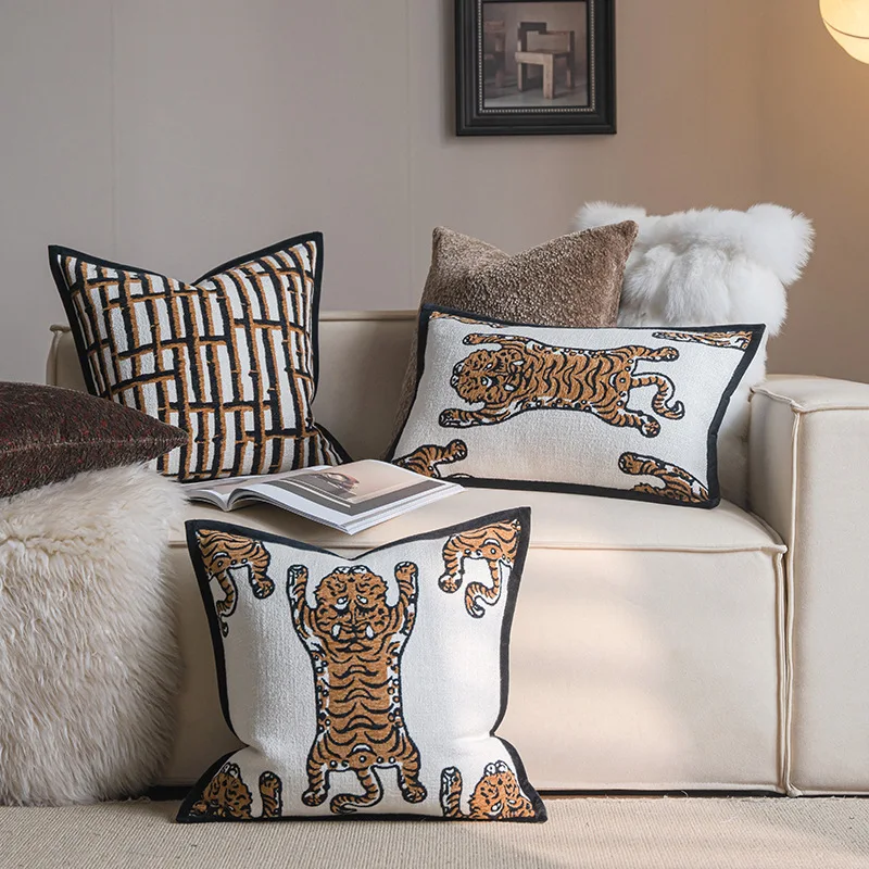 

Premium Living Room Sofa Cushion Cover Chenille Tiger Geometric Jacquard Pillowcase Modern High-End Pillow Covers Decorative