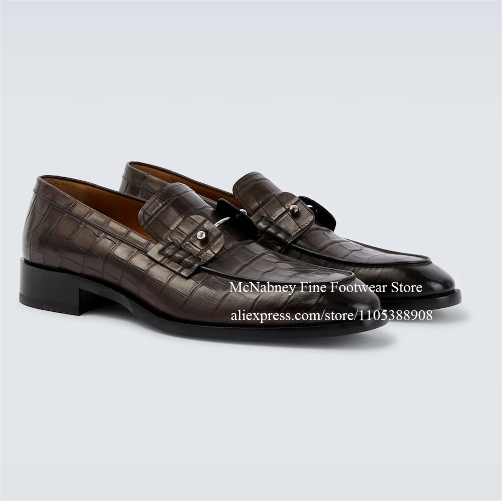 

Crocodile Pattern Patent Leather Loafers Metal Lace Tip Slip On Formal Dress Shoes Business Wedding Shoes for Men Classic Style