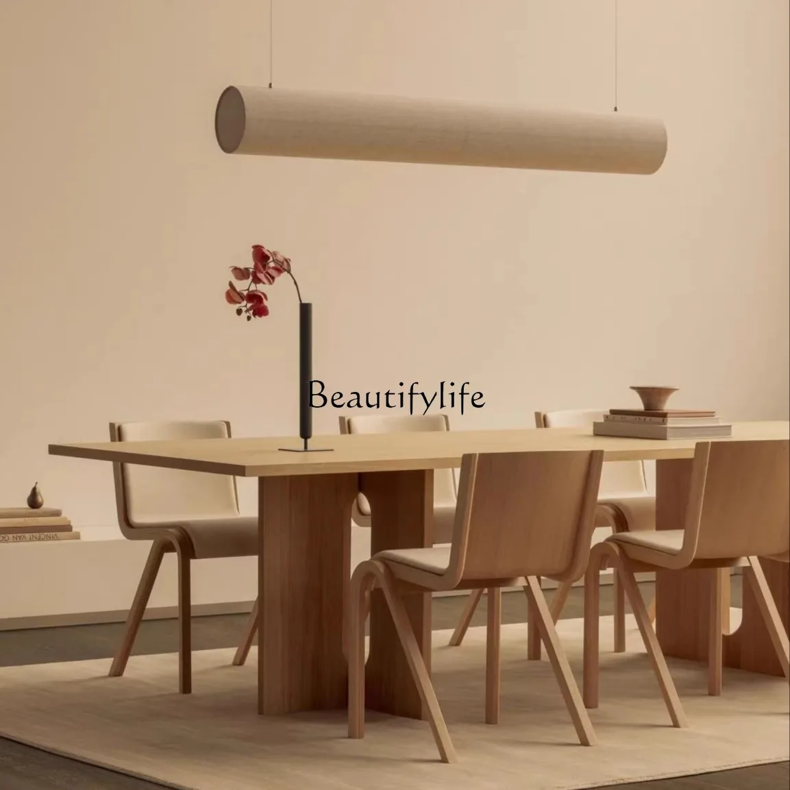 Włoski minimalistyczny stół do jadalni z litego drewna Nowoczesne nordyckie prostokątne biuro wabi-sabi średniowieczne Biurko konferencyjne