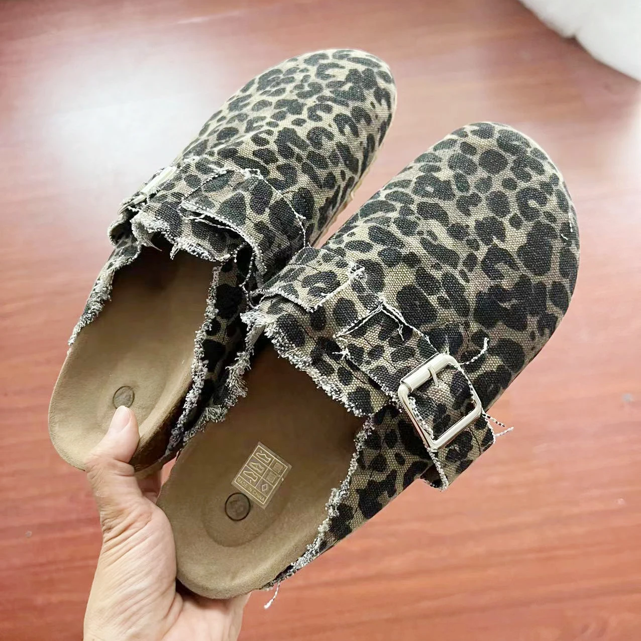 2024 Spring New Classic Women\'s Closed Toe Cork Sandals Slippers Ladies Leopard Cork Slippers Camo Mule Clogs Shoes Flats