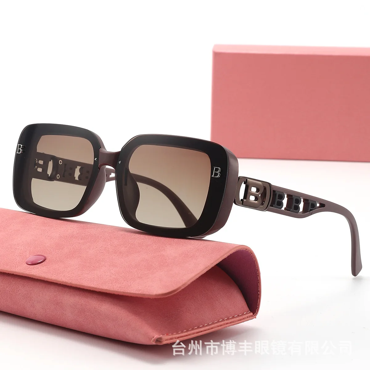 نظارات شمسية مربعة أنيقة للنساء والرجال بإطار صغير وأرجل حروف تصميم 2025 ضوء جديد فاخر Gafas De Sol Para Hombre