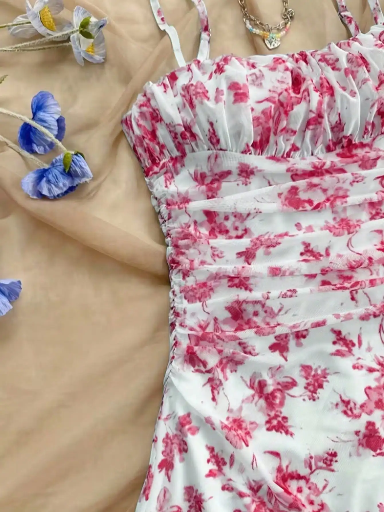 2026 Damen Sommerkleid Jugendliches Neues Blumenprint-Neckholder-Kleid Modisch und Elegant Ganzjahres-Kinderkleid – Detail 12