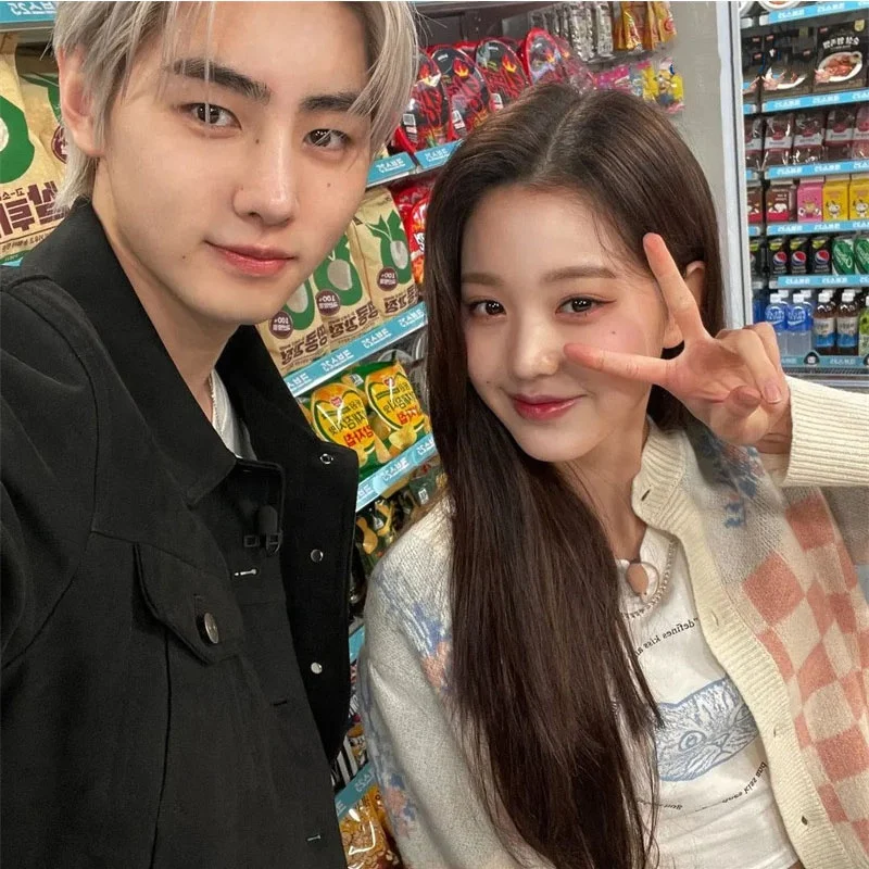 純綿 ルーズ ベーシック ラウンドネック Tシャツ IU ジェン・チャン 女性用 ファッション サマートップ 多用途 シンプル